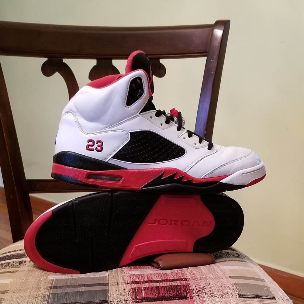 SOLD....Authentic custom!!! Jordan Fire Red 5's - Picture 4 of 8